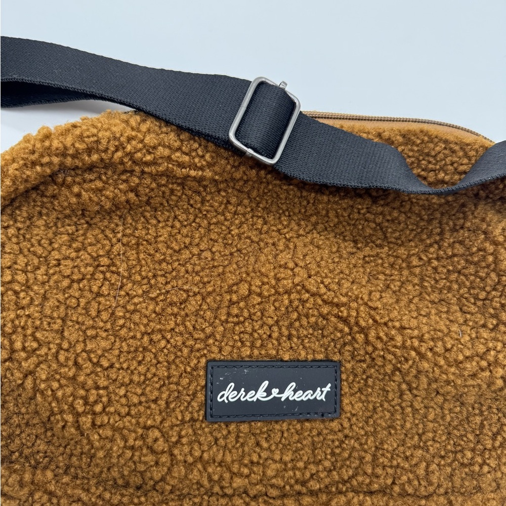 Derek‎ Heart Brown ‘Sherpa’ Fleece Women’s Bag
